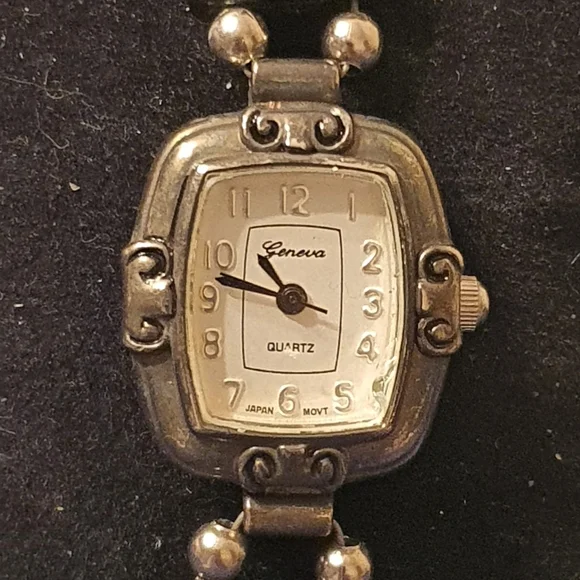 10/$20 Geneva Silver/Black Beaded Bracelet Women's Watch - Picture 1 of 4